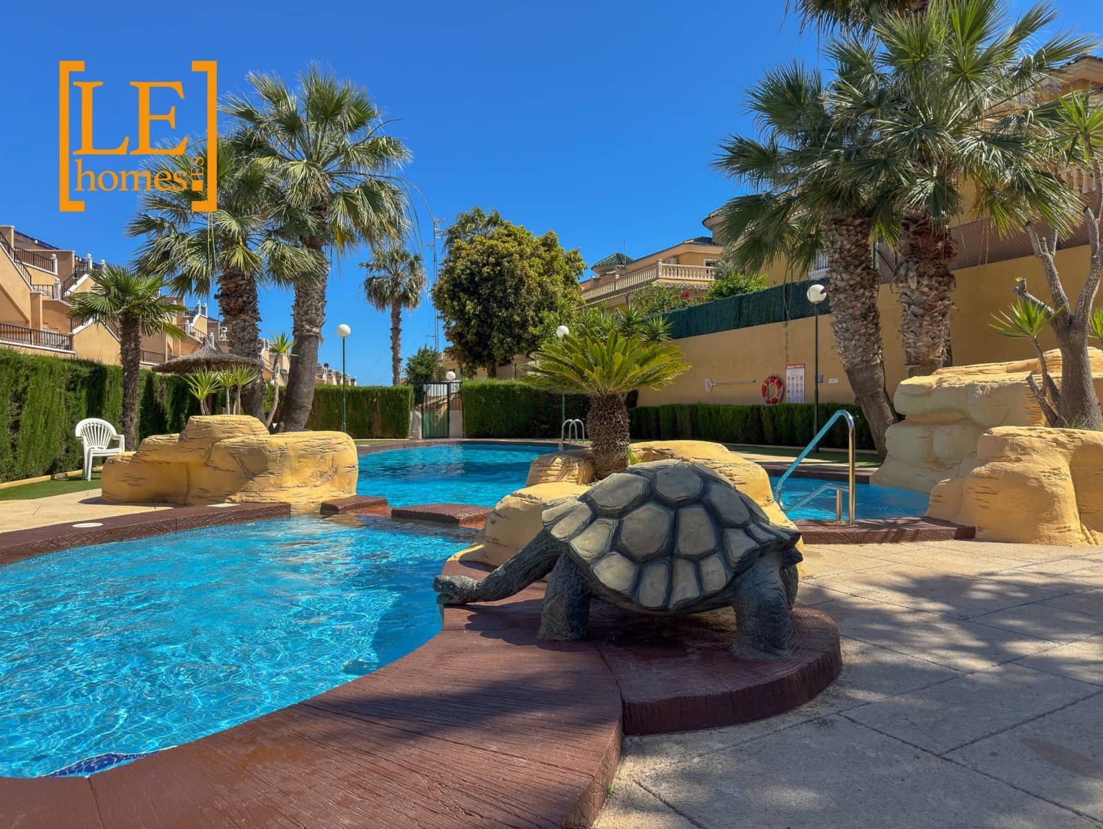 2 sypialnia Bungalow na sprzedaż w Orihuela Costa z basenem - 215 000 € (Ref: 9855227)