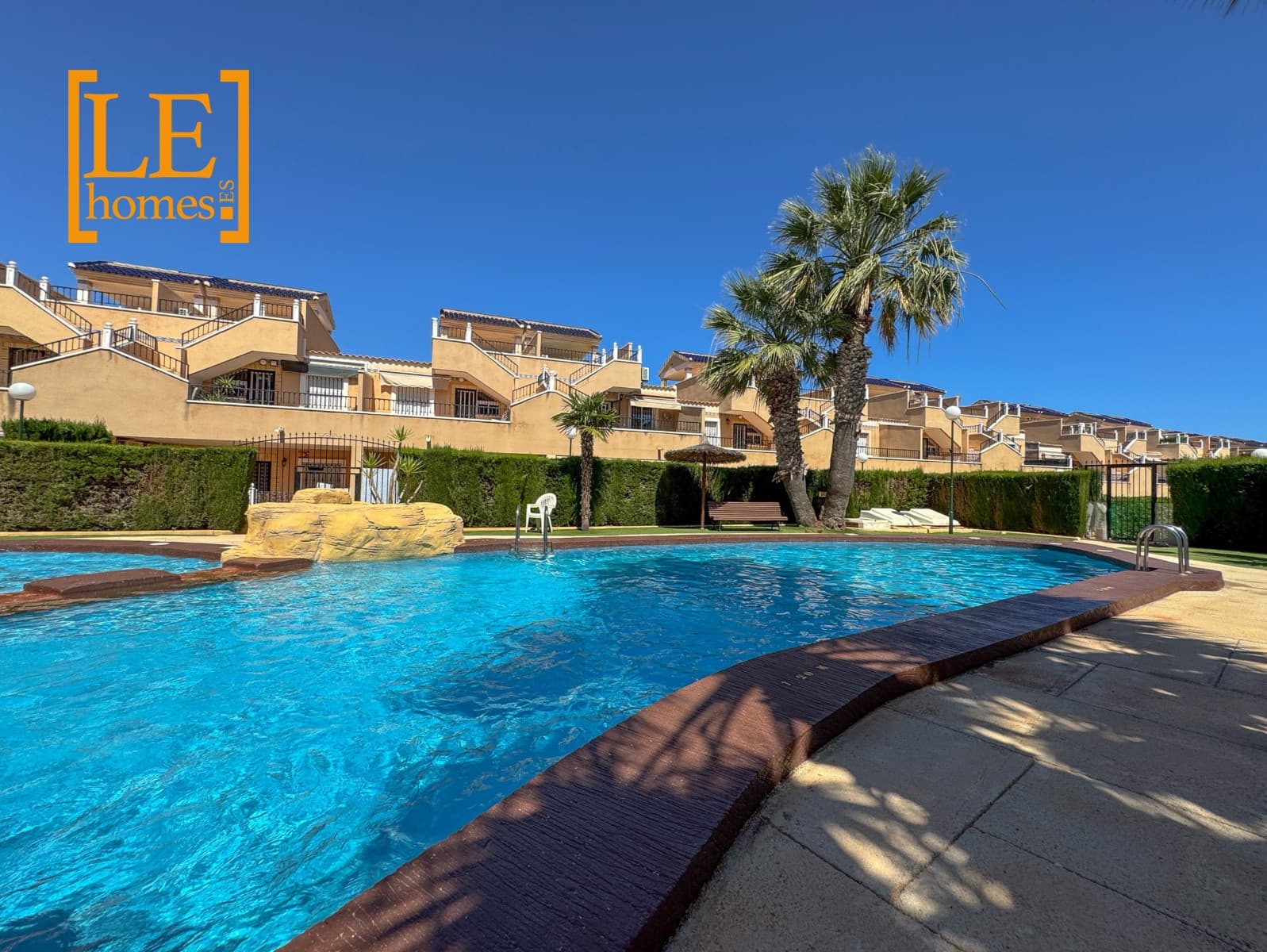 2 sypialnia Bungalow na sprzedaż w Orihuela Costa z basenem - 215 000 € (Ref: 9855227)