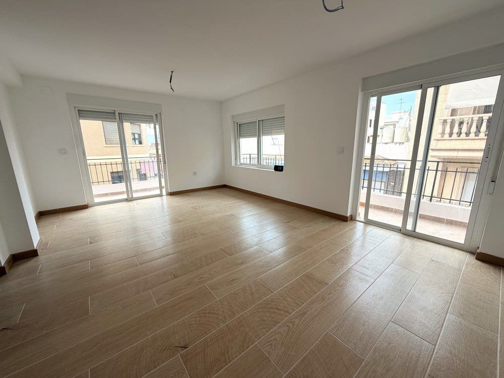 4 bedroom Apartment for sale in Rojales - € 135,000 (Ref: 9855246)