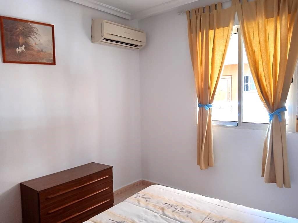 2 chambre Appartement à vendre à Torrevieja - 135 000 € (Ref: 9855248)