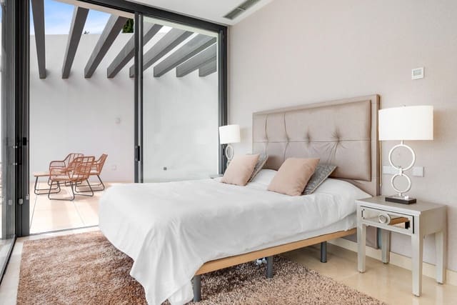 5 soverom Villa til salgs i El Paraíso, Benahavís med svømmebasseng - € 3 950 000 (Ref: 9857608)
