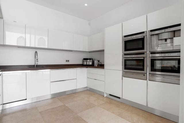 5 camera da letto Villa in vendita in El Paraíso, Benahavís con piscina - 3.950.000 € (Rif: 9857608)