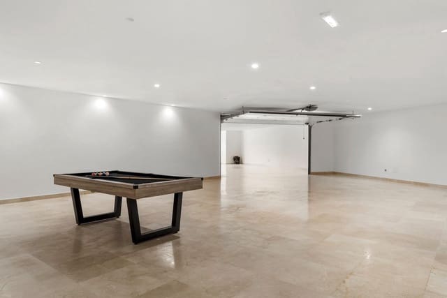 5 soverom Villa til salgs i El Paraíso, Benahavís med svømmebasseng - € 3 950 000 (Ref: 9857608)
