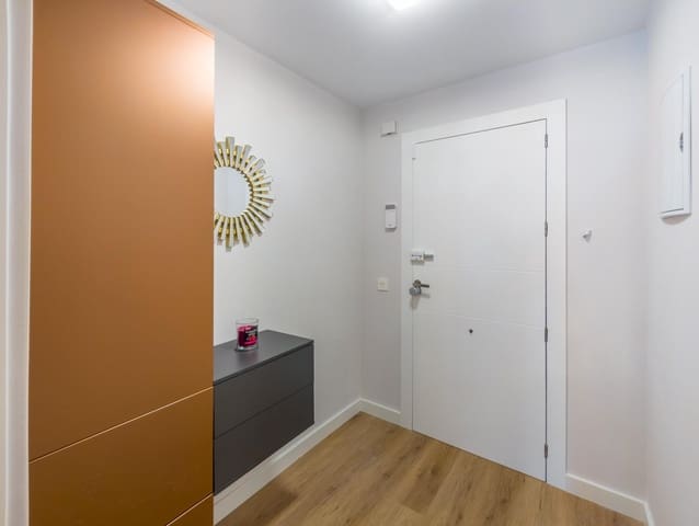 Apartamento de 3 habitaciones en Las Piscinas Naturales, Torrevieja en venta - 300.000 € (Ref: 9857610)
