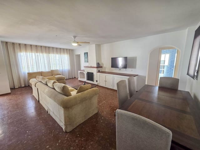 3 slaapkamer Villa te koop in Centro, Estepona met zwembad garage - € 889.000 (Ref: 9859743)