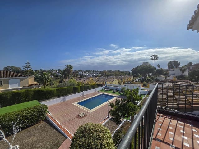 3 slaapkamer Villa te koop in Centro, Estepona met zwembad garage - € 889.000 (Ref: 9859743)