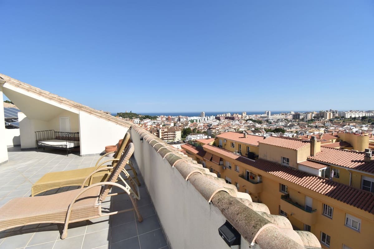 Apartamento de 3 habitaciones en Fuengirola en venta con piscina - 635.500 € (Ref: 9862395)