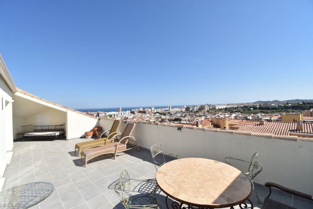Apartamento de 3 habitaciones en Fuengirola en venta con piscina - 635.500 € (Ref: 9862395)
