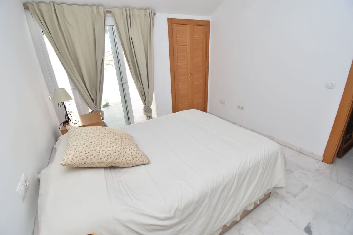 Apartamento de 3 habitaciones en Fuengirola en venta con piscina - 635.500 € (Ref: 9862395)