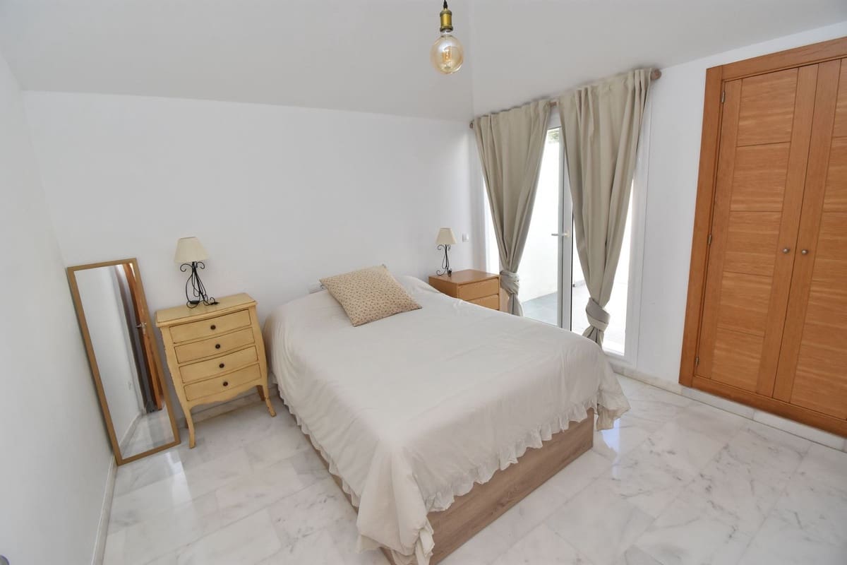 Apartamento de 3 habitaciones en Fuengirola en venta con piscina - 635.500 € (Ref: 9862395)