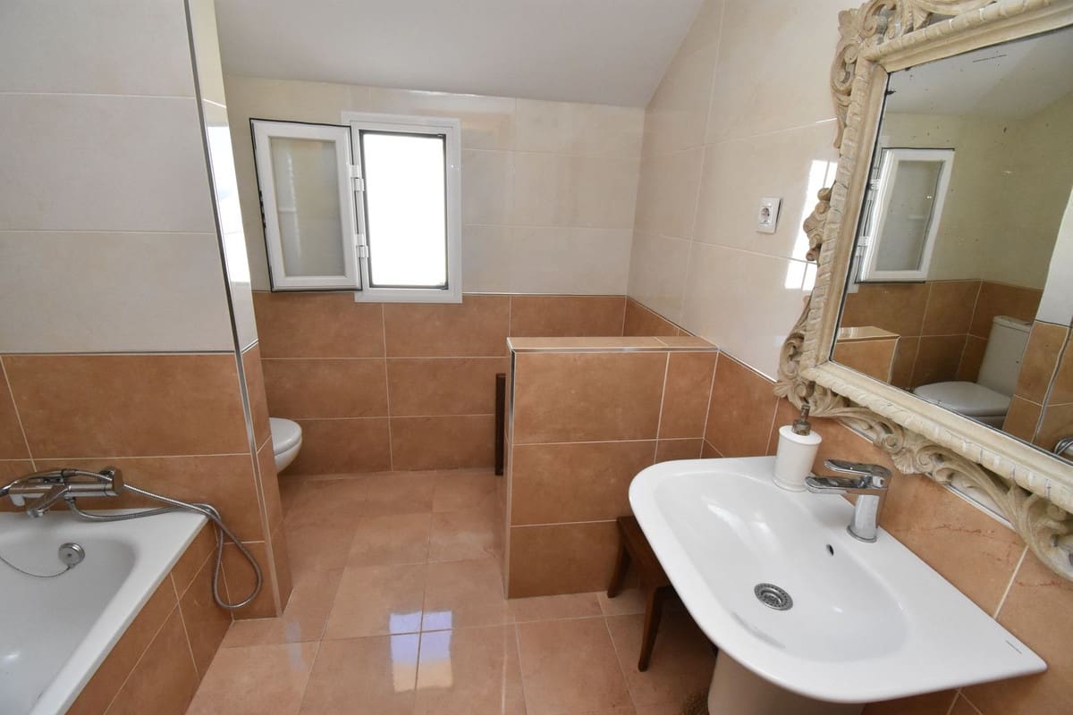 Apartamento de 3 habitaciones en Fuengirola en venta con piscina - 635.500 € (Ref: 9862395)