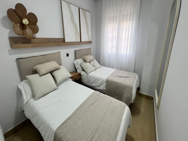2 sypialnia Apartament na sprzedaż w Los Alcázares z basenem garażem - 187 500 € (Ref: 9862396)