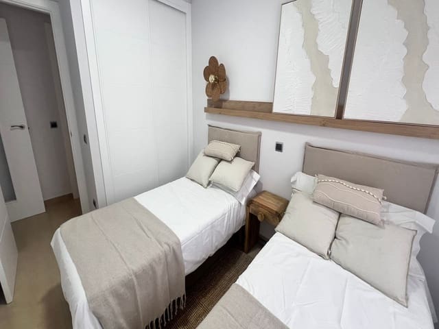2 sypialnia Apartament na sprzedaż w Los Alcázares z basenem garażem - 187 500 € (Ref: 9862396)