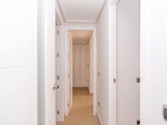 2 makuuhuone Huoneisto myytävänä paikassa Centro, Los Alcázares mukana uima-altaan 
autotalli - 187 500 € (Ref: 9862396)