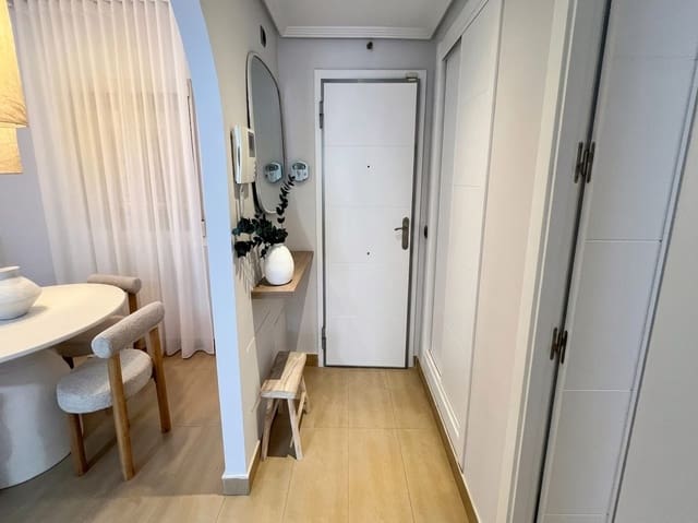2 makuuhuone Huoneisto myytävänä paikassa Centro, Los Alcázares mukana uima-altaan 
autotalli - 187 500 € (Ref: 9862396)