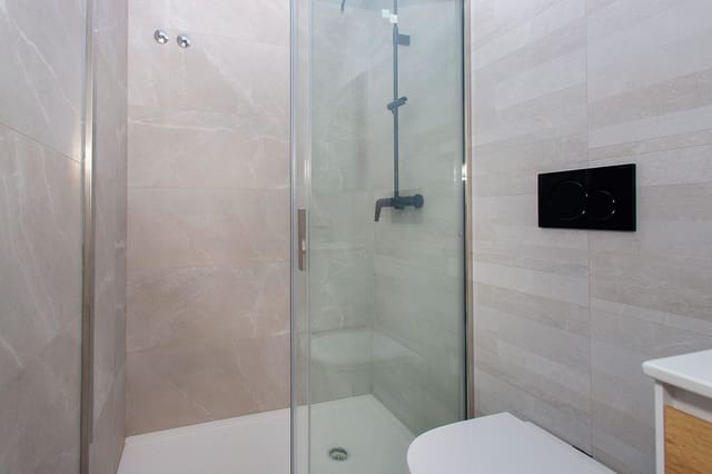 2 quarto Apartamento de Praia para venda em Las Piscinas Naturales, Torrevieja com piscina - 264 999 € (Ref: 9862411)