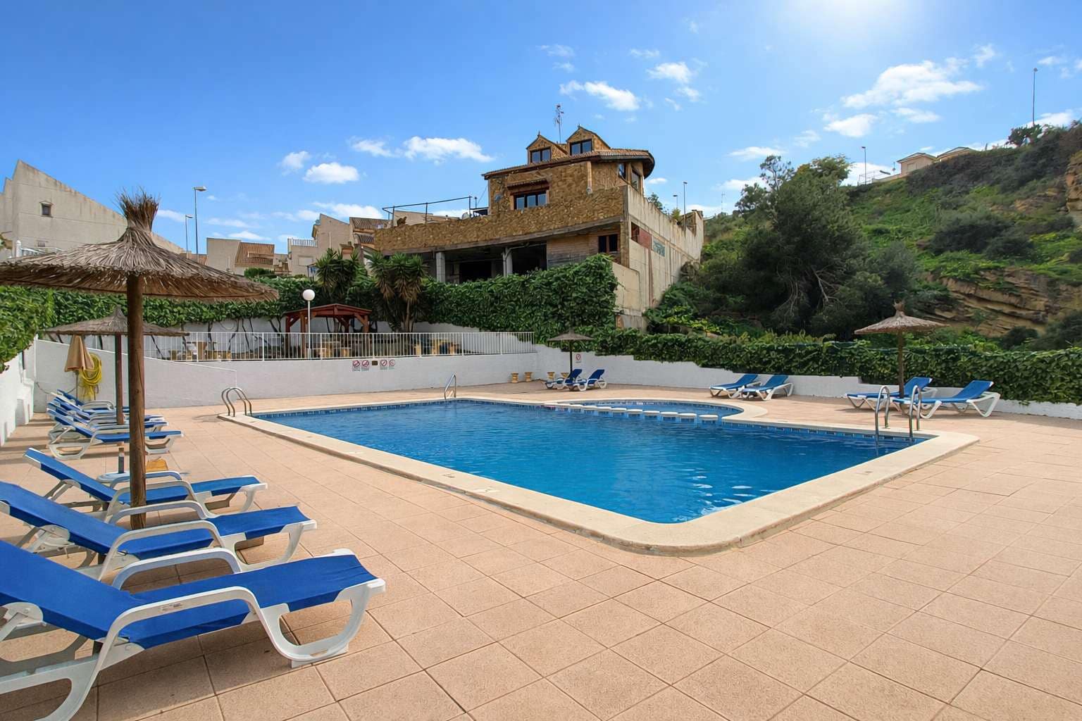 2 bedroom Villa for sale in Rojales with pool - € 198,000 (Ref: 9862418)