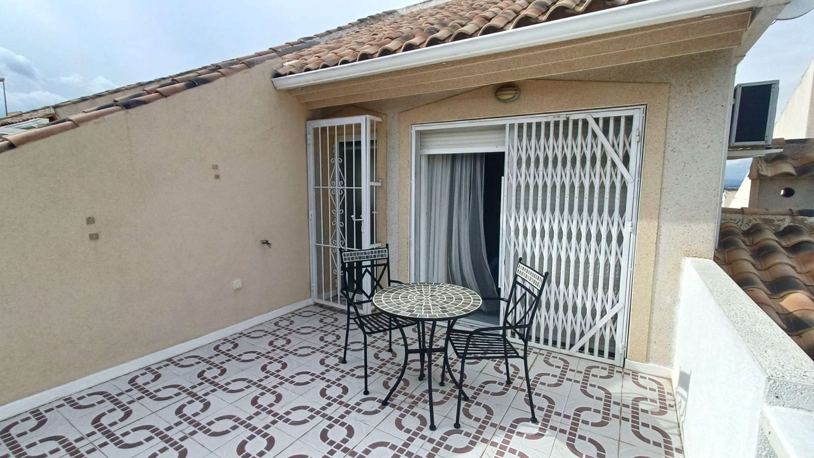 2 bedroom Villa for sale in Rojales with pool - € 198,000 (Ref: 9862418)