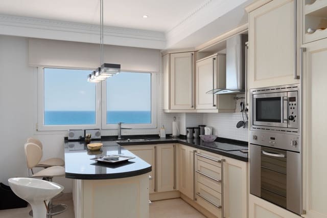 2 Zimmer Penthouse zu verkaufen in Fuengirola mit Pool - 1.200.000 € (Ref: 9865035)