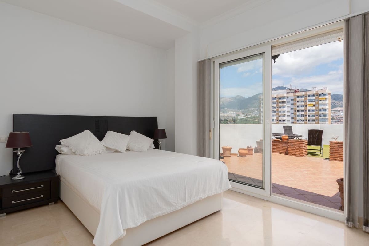 2 sypialnia Penthouse na sprzedaż w Fuengirola z basenem - 1 200 000 € (Ref: 9865035)