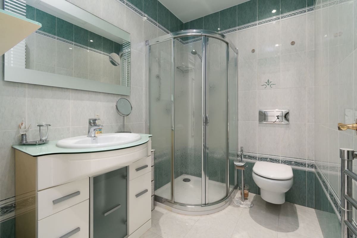 2 sypialnia Penthouse na sprzedaż w Fuengirola z basenem - 1 200 000 € (Ref: 9865035)