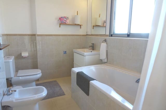 3 chambre Villa/Maison Semi-Mitoyenne à vendre à Fuengirola avec piscine garage - 495 000 € (Ref: 9865036)