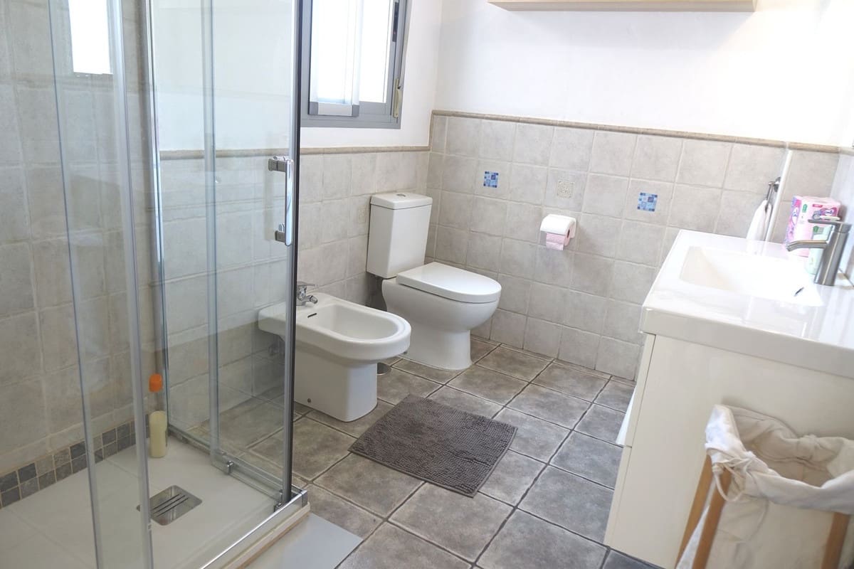 3 chambre Villa/Maison Semi-Mitoyenne à vendre à Fuengirola avec piscine garage - 495 000 € (Ref: 9865036)