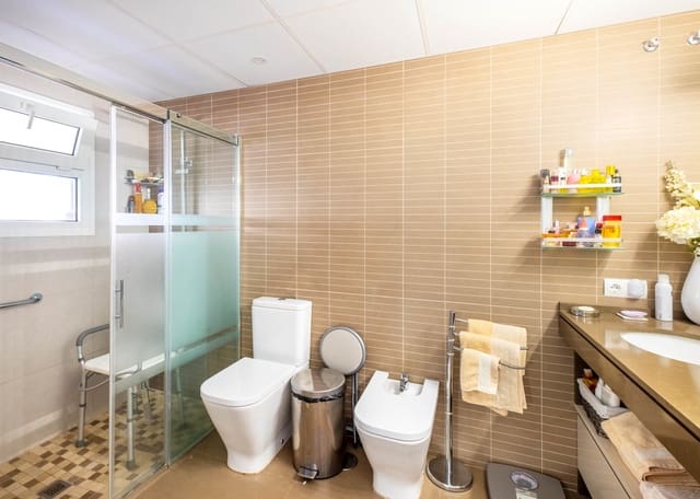 4 sypialnia Dom na sprzedaż w Zona Puerto Deportivo, Fuengirola z basenem garażem - 1 050 000 € (Ref: 9865038)