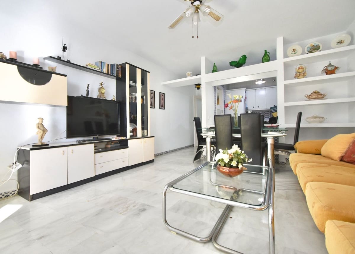 3 soveværelse Semi-Rækkehus til salg i Fuengirola med swimmingpool - € 700.000 (Ref: 9865039)