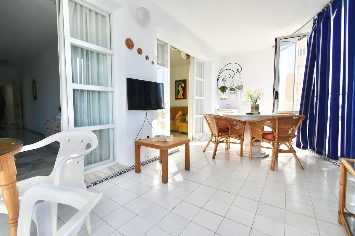 3 soveværelse Semi-Rækkehus til salg i Fuengirola med swimmingpool - € 700.000 (Ref: 9865039)