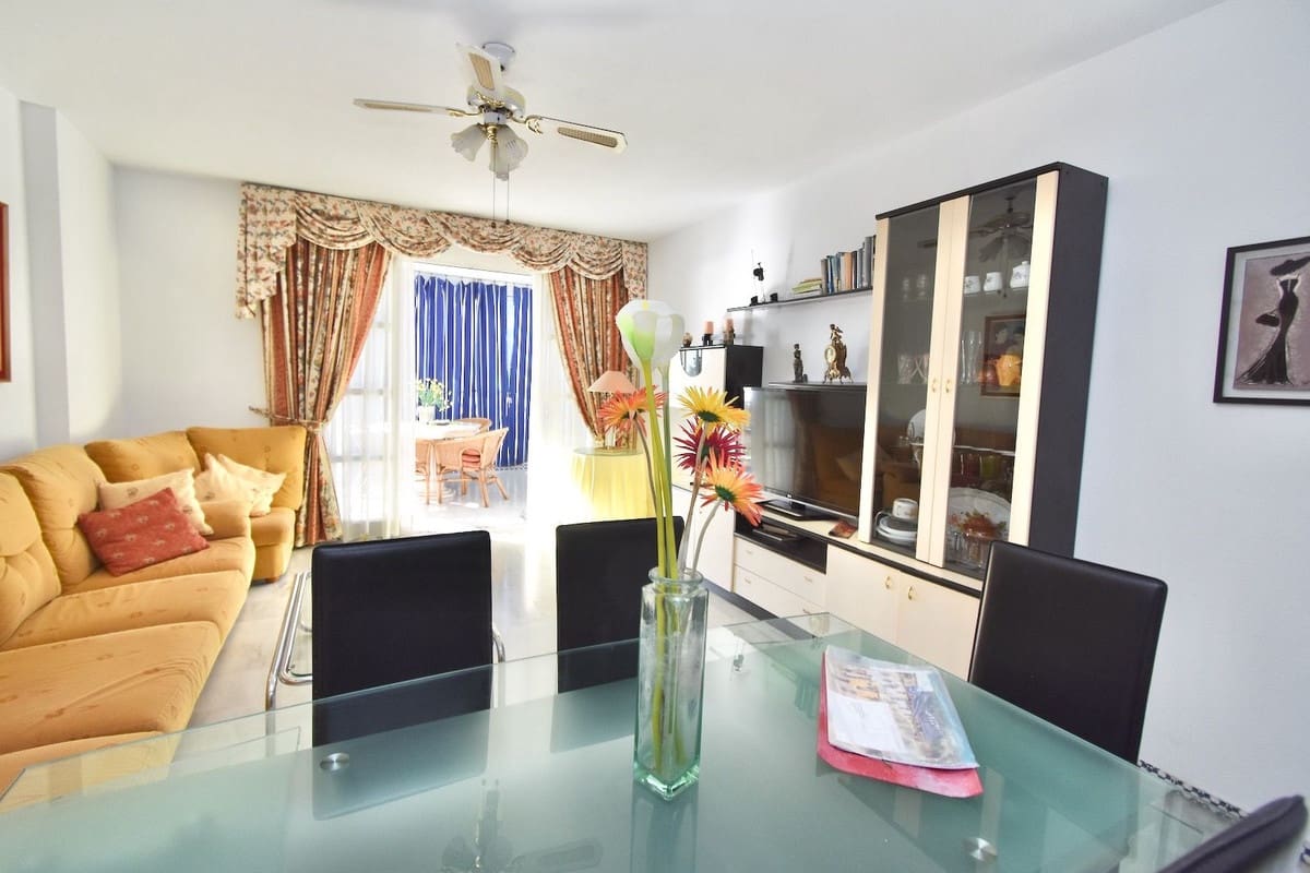 3 soveværelse Semi-Rækkehus til salg i Fuengirola med swimmingpool - € 700.000 (Ref: 9865039)