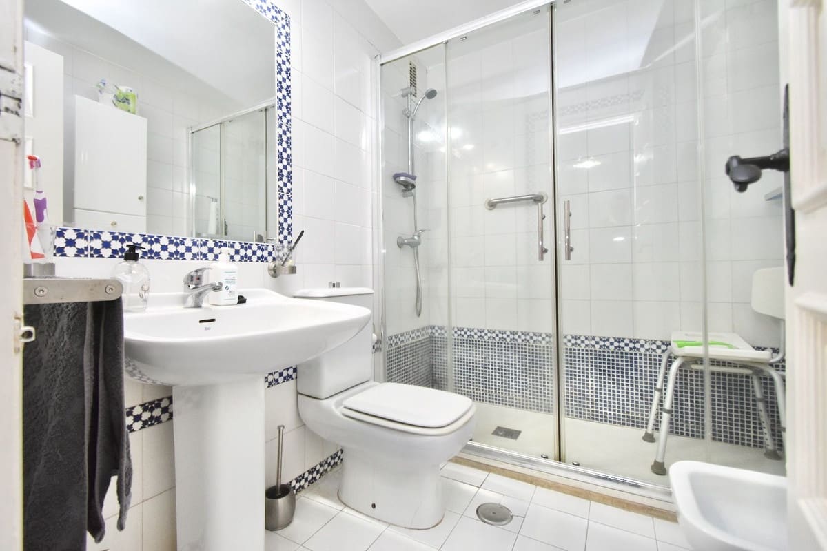 3 soveværelse Semi-Rækkehus til salg i Fuengirola med swimmingpool - € 700.000 (Ref: 9865039)