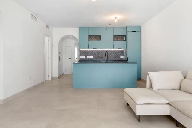 3 Zimmer Apartment zu verkaufen in Nueva Andalucía Centro, Marbella mit Pool - 895.000 € (Ref: 9866822)