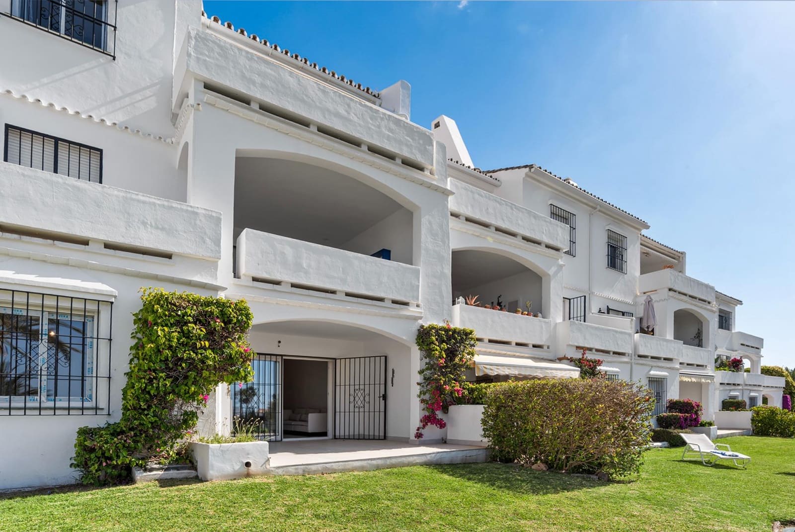 3 Zimmer Apartment zu verkaufen in Marbella mit Pool - 895.000 € (Ref: 9866822)