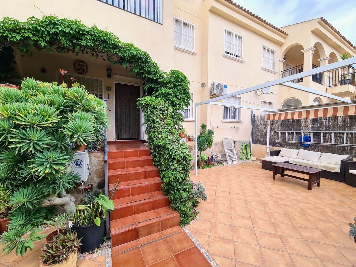 3 makuuhuone Huoneisto myytävänä paikassa Playa Flamenca mukana uima-altaan 
autotalli - 204 000 € (Ref: 9866823)