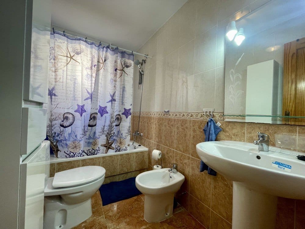 2 soverom Penthouse til salgs i Torrevieja med svømmebasseng - € 149 900 (Ref: 9866830)