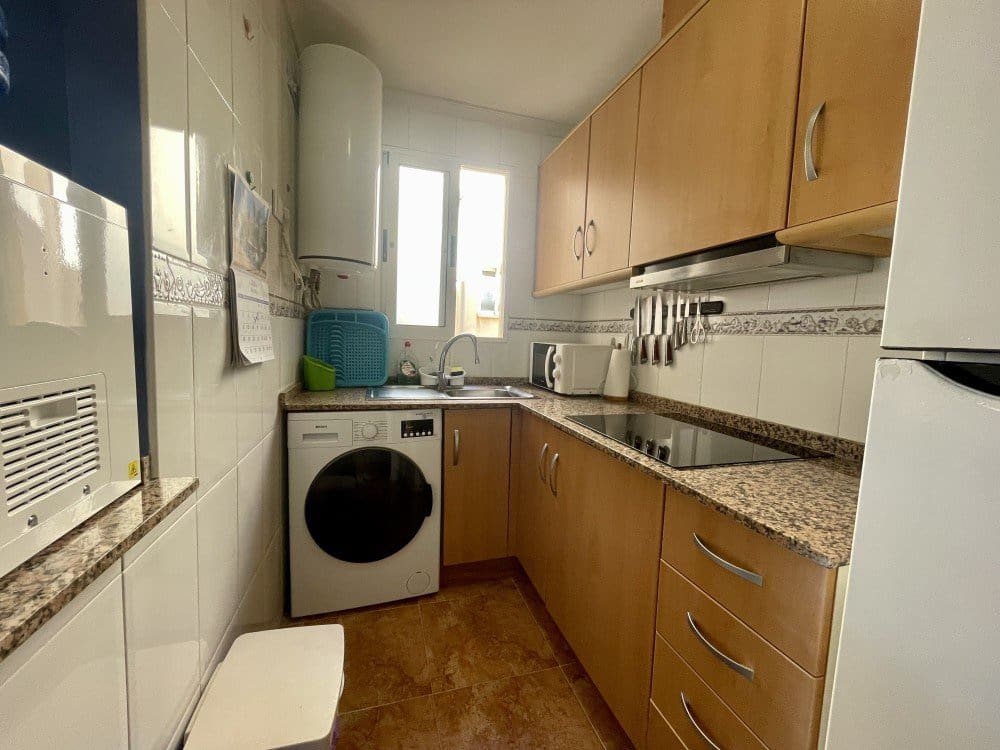 2 soverom Penthouse til salgs i Torrevieja med svømmebasseng - € 149 900 (Ref: 9866830)