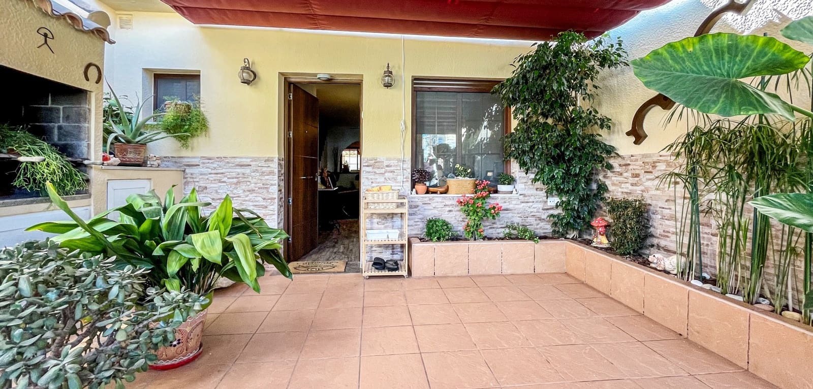 3 bedroom Townhouse for sale in Torrevieja - € 320,000 (Ref: 9866831)