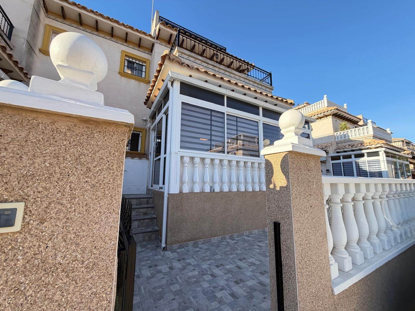 2 soverom Hus til salgs i Orihuela Costa med svømmebasseng - € 219 900 (Ref: 9866846)