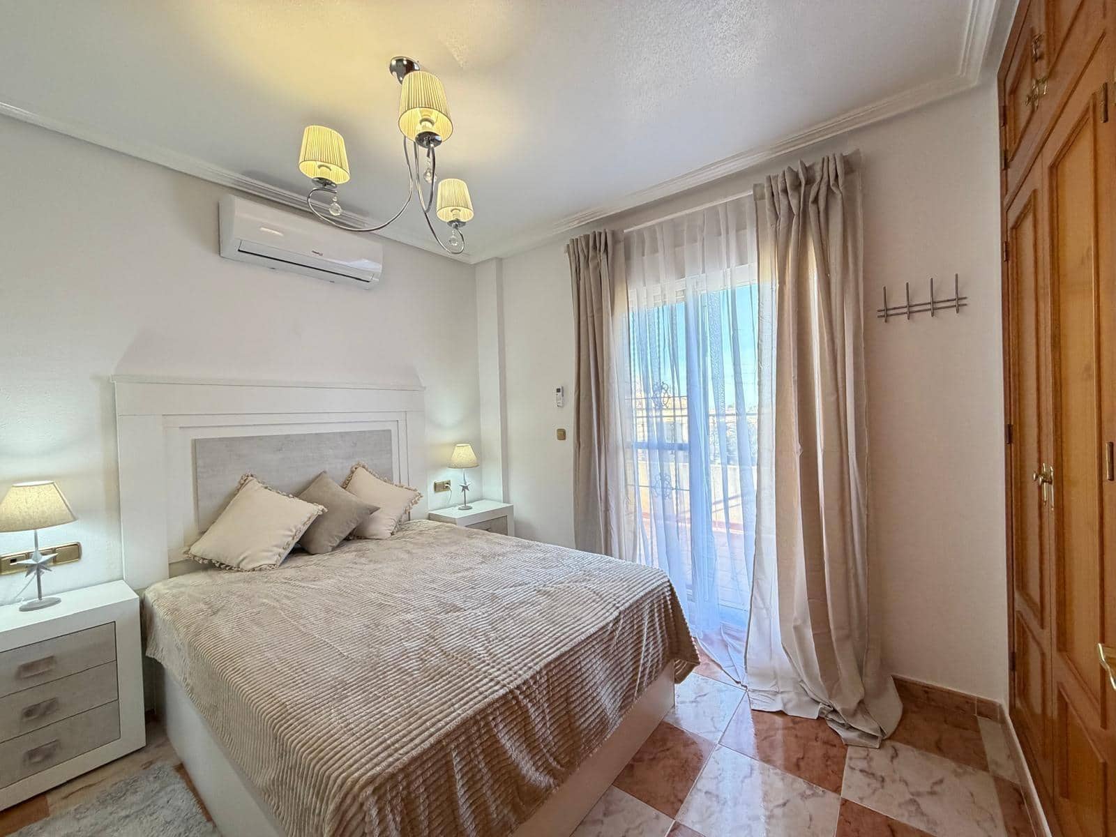2 soverom Hus til salgs i Orihuela Costa med svømmebasseng - € 219 900 (Ref: 9866846)