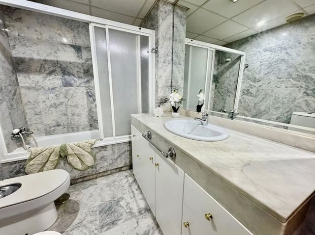 1 sovrum Lägenhet till salu i Playa de los Boliches, Fuengirola med garage - 360 000 € (Ref: 9868451)