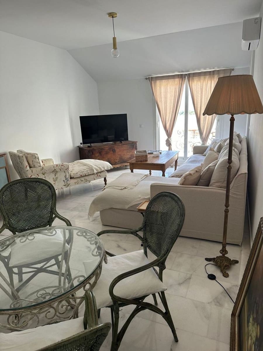 3 bedroom Apartment for sale in Las Lagunas de Mijas with pool - € 649,000 (Ref: 9868453)