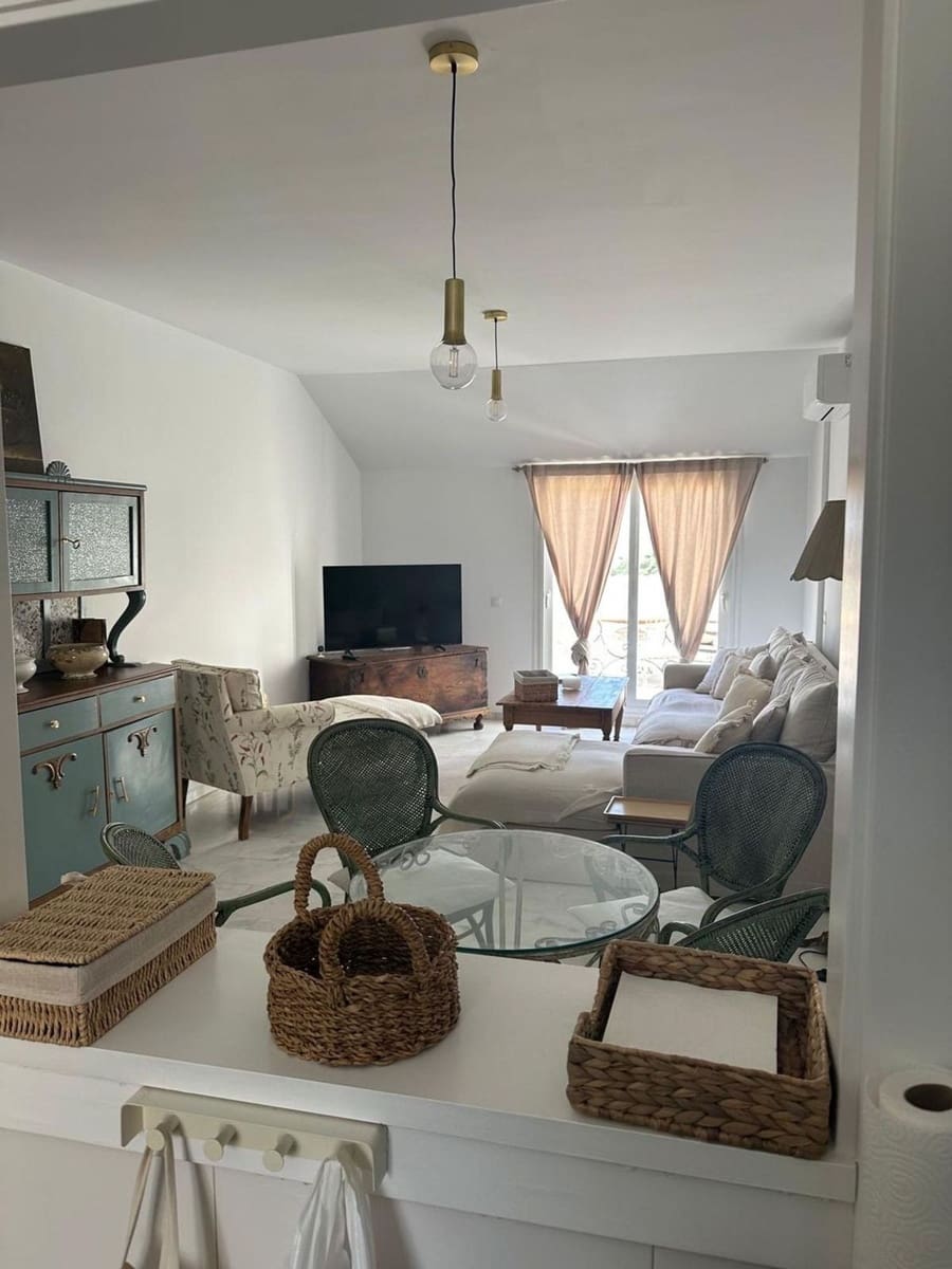 3 bedroom Apartment for sale in Las Lagunas de Mijas with pool - € 649,000 (Ref: 9868453)