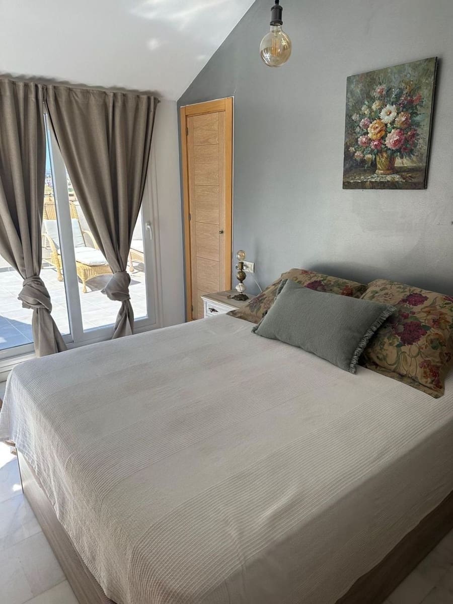 3 bedroom Apartment for sale in Las Lagunas de Mijas with pool - € 649,000 (Ref: 9868453)