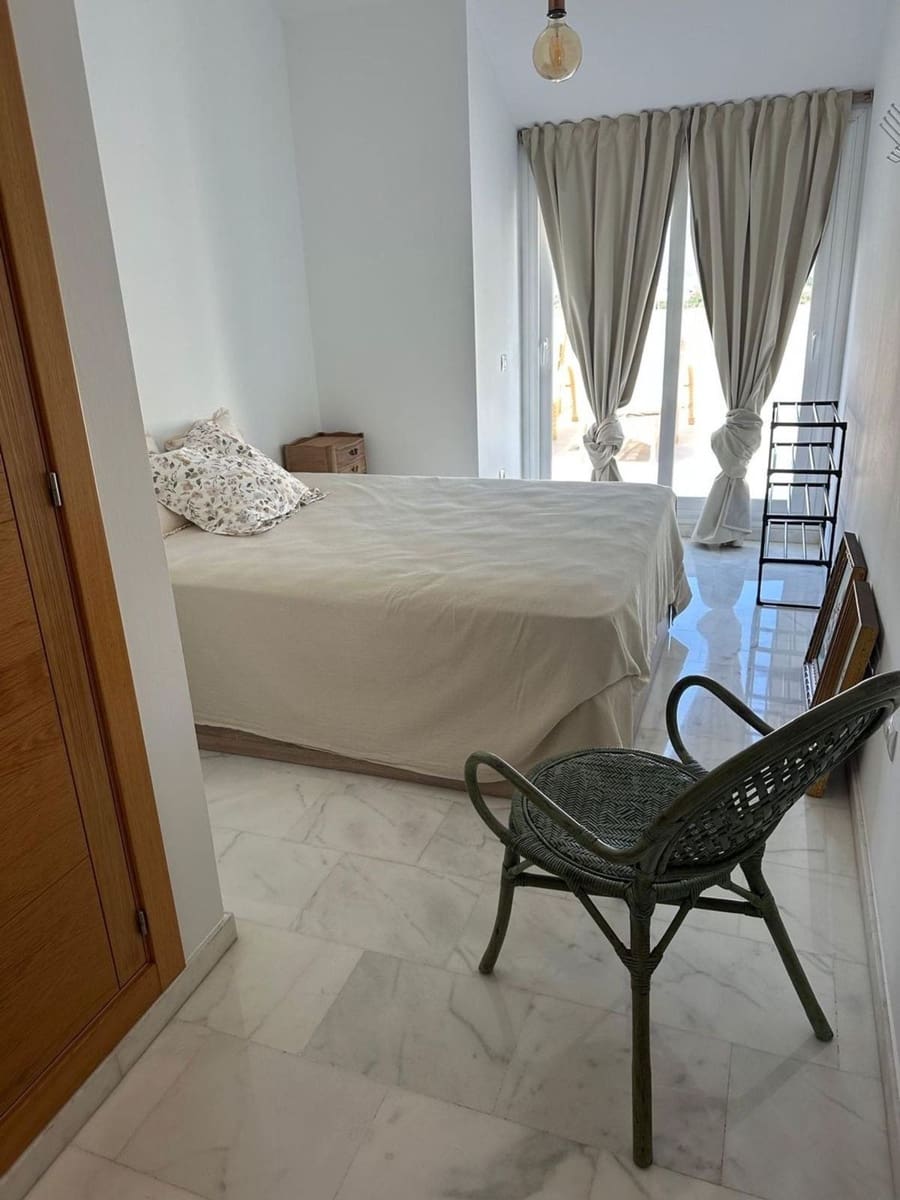 3 bedroom Apartment for sale in Las Lagunas de Mijas with pool - € 649,000 (Ref: 9868453)