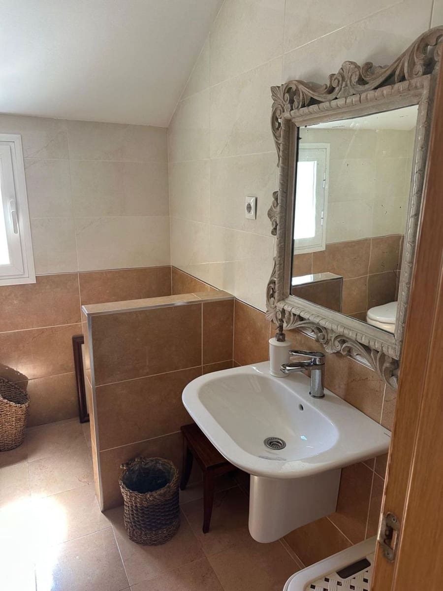 3 bedroom Apartment for sale in Las Lagunas de Mijas with pool - € 649,000 (Ref: 9868453)