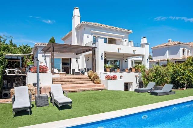 Chalet de 4 habitaciones en Manilva Pueblo, Manilva en venta con piscina - 1.499.000 € (Ref: 9868455)
