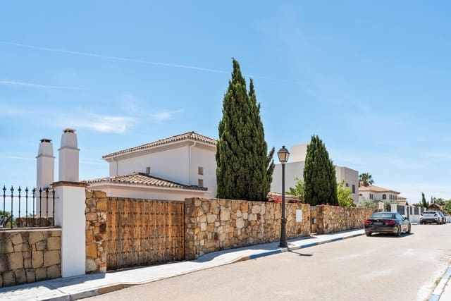 4 slaapkamer Villa te koop in Chullera, Manilva met zwembad - € 1.499.000 (Ref: 9868455)
