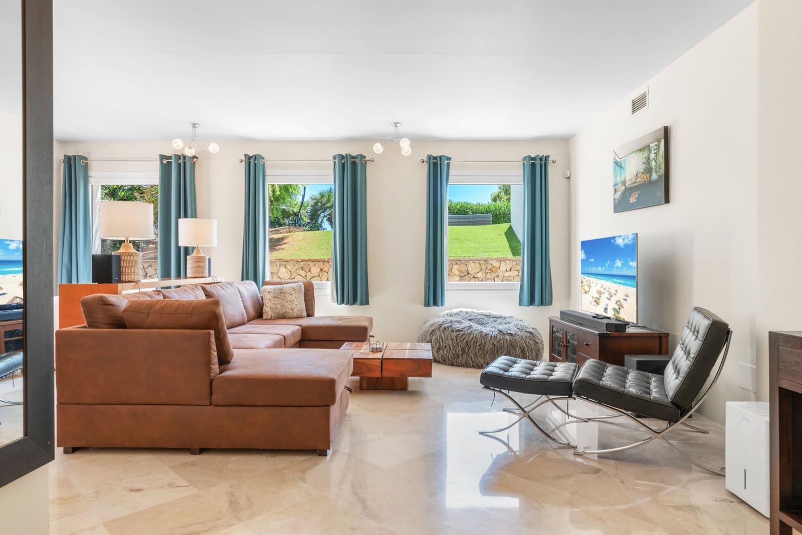 4 bedroom Villa for sale in Manilva with pool - € 1,499,000 (Ref: 9868455)