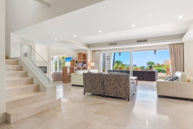 Chalet de 4 habitaciones en Manilva Pueblo, Manilva en venta con piscina - 1.499.000 € (Ref: 9868455)
